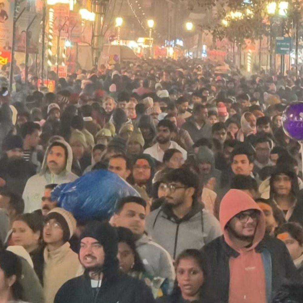 नव-वर्ष पर पड़ाव से वाराणसी नहीं जाएंगे चार पहिया-थ्री:आज से लागू की वाराणसी ट्रैफिक विभाग ने व्यवस्था, राजघाट पुल पर सिर्फ बाइक-पैदल को अनुमति