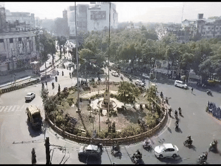 जाम से जूझते इंदौर में ट्रैफिक पुलिस का एक्शन:रीगल चौराहे पर किया ड्रोन सर्वे, लेफ्ट टर्न और रोटरी की जांच, टेप से नापी सड़क