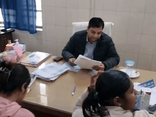 धूप की कमी से बिगड़ रही लोगों की मानसिक स्थिति:मेरठ में मनोचिकित्सक विशेषज्ञ के पास आ रहे सीजनल डिसऑर्डर के मरीज