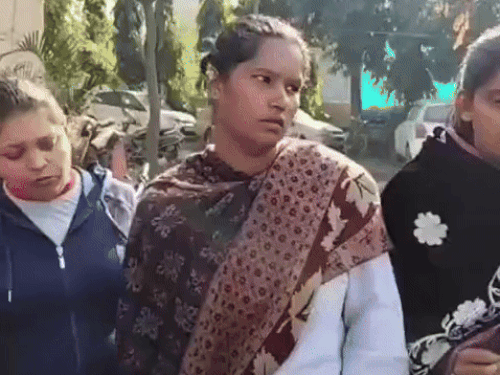 महंत पर जानलेवा हमले का VIDEO:19तारीख को हुआ हमला,पुलिस अरोपी गिरफ्तार नहीं किए परिजनों में गुस्सा,मोहल्ले में घुम रहे अरोपी