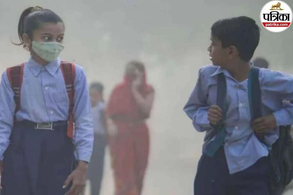 यूपी में सर्दी ने तोड़े सभी रिकॉर्ड, कोहरे ने बढ़ाई मुश्किलें और ठिठुरन, डीएम ने जारी किया स्कूलों की छुट्टी का आदेश