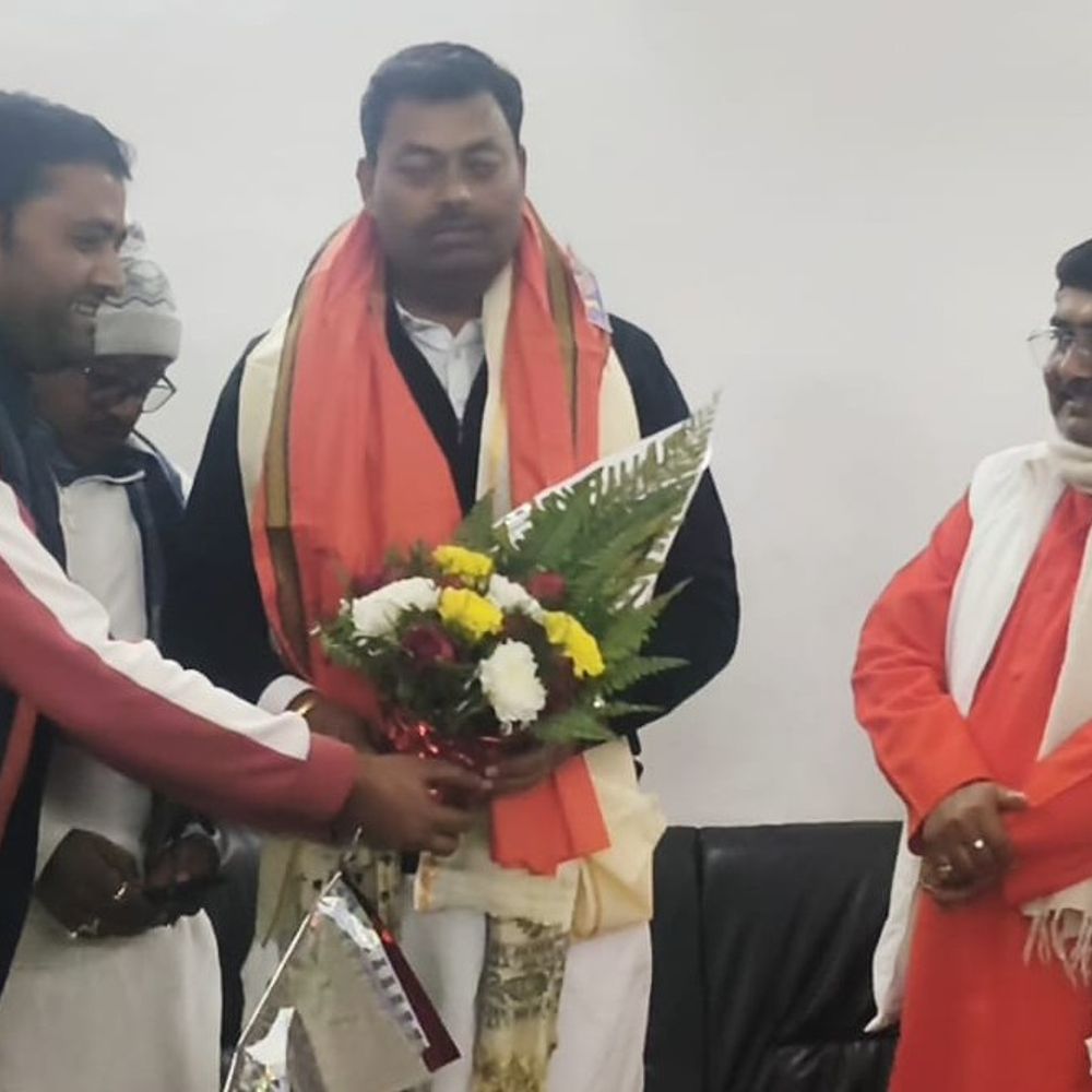 सहरसा पहुंचे मंत्री लखेंद्र रोशन:कोशी प्रमंडल की समीक्षा बैठक आज, योजनाओं में गड़बड़ी पर कार्रवाई, छात्रावास के भोजन में गड़बड़ी मिली