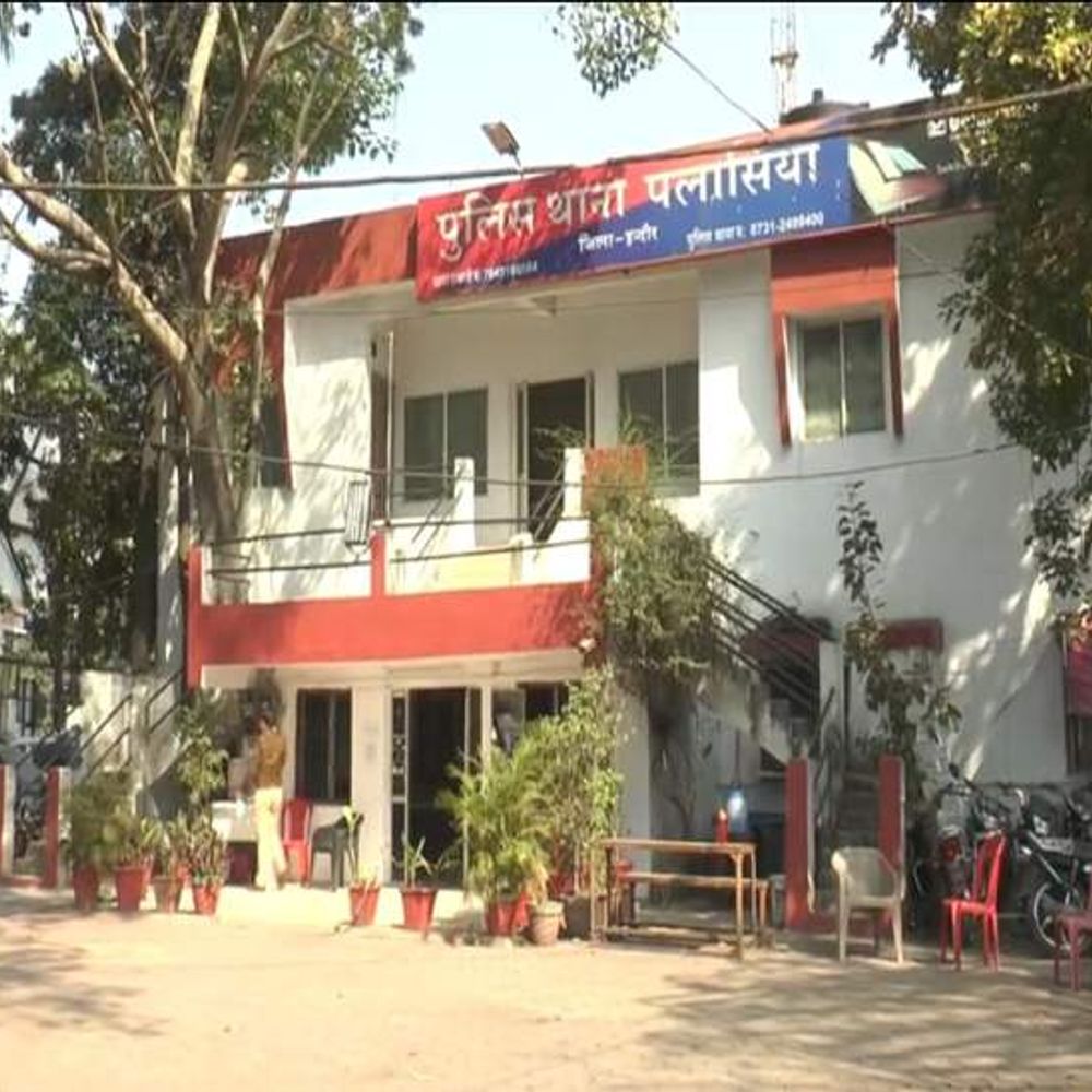 डिलेवरी बॉय ने मोबाइल नहीं दिया तो चाकू मारे:खजराना ब्रिज के पास रिंग रोड पर बदमाशों ने रोका था