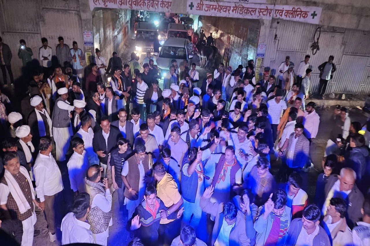 रैली निकाली, पटाखे फोड़े, मनाया जश्न