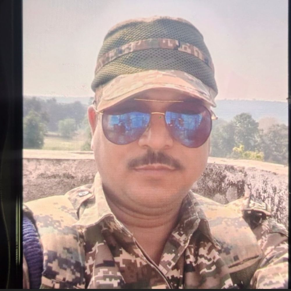 राजगढ़ में बेकाबू बाइक पेड़ से टकराई:CRPF जवान की मौत; छुट्टी लेकर भोपाल से घर लौट रहे थे