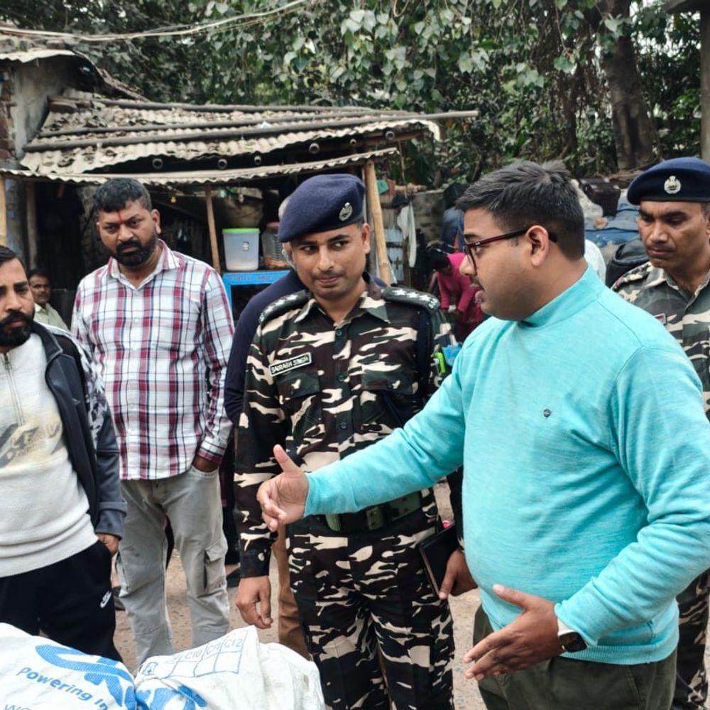 जोगबनी बॉर्डर पर सुरक्षा, यातायात व्यवस्था की समीक्षा:एसडीएम, एसएसबी अधिकारियों ने सीमा क्षेत्र का संयुक्त निरीक्षण किया