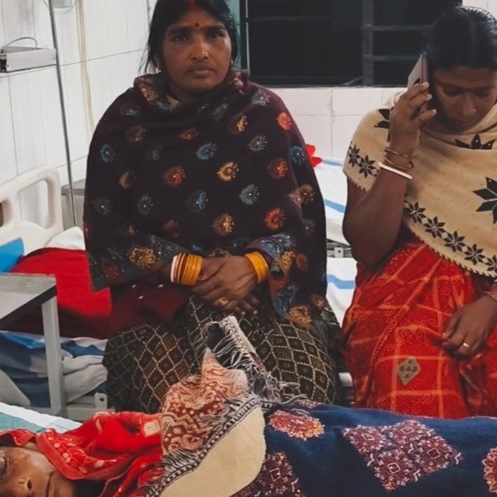 अज्ञात वाहन की चपेट में आने से मां-बेटा घायल:बेटी से मिलने के लिए बरबीघा जा रहे थे, महिला की हालत गंभीर