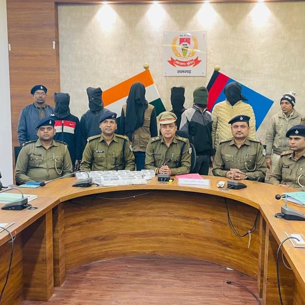 रामगढ़ में बालू कारोबारी आवास पर फायरिंग मामला:रंगदारी ना देने की वजह से की थी गोलीबारी, राहुल दुबे गैंग के 6 अपराधी गिरफ्तार