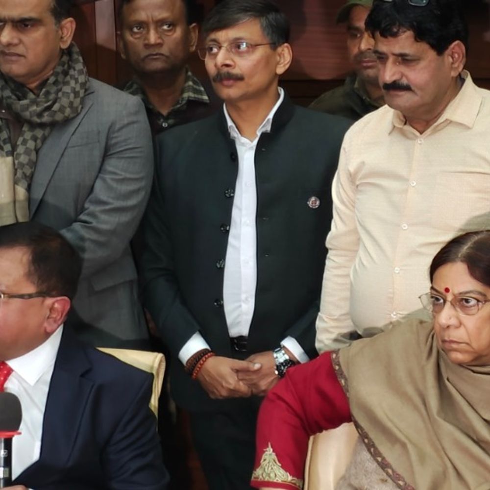 राजभवन पहुंचा KGMU प्रशासन और अपर्णा यादव विवाद:आज गर्वनर से मिल सकती हैं VC, शुक्रवार रात सीएम से मिली थी महिला आयोग उपाध्यक्ष