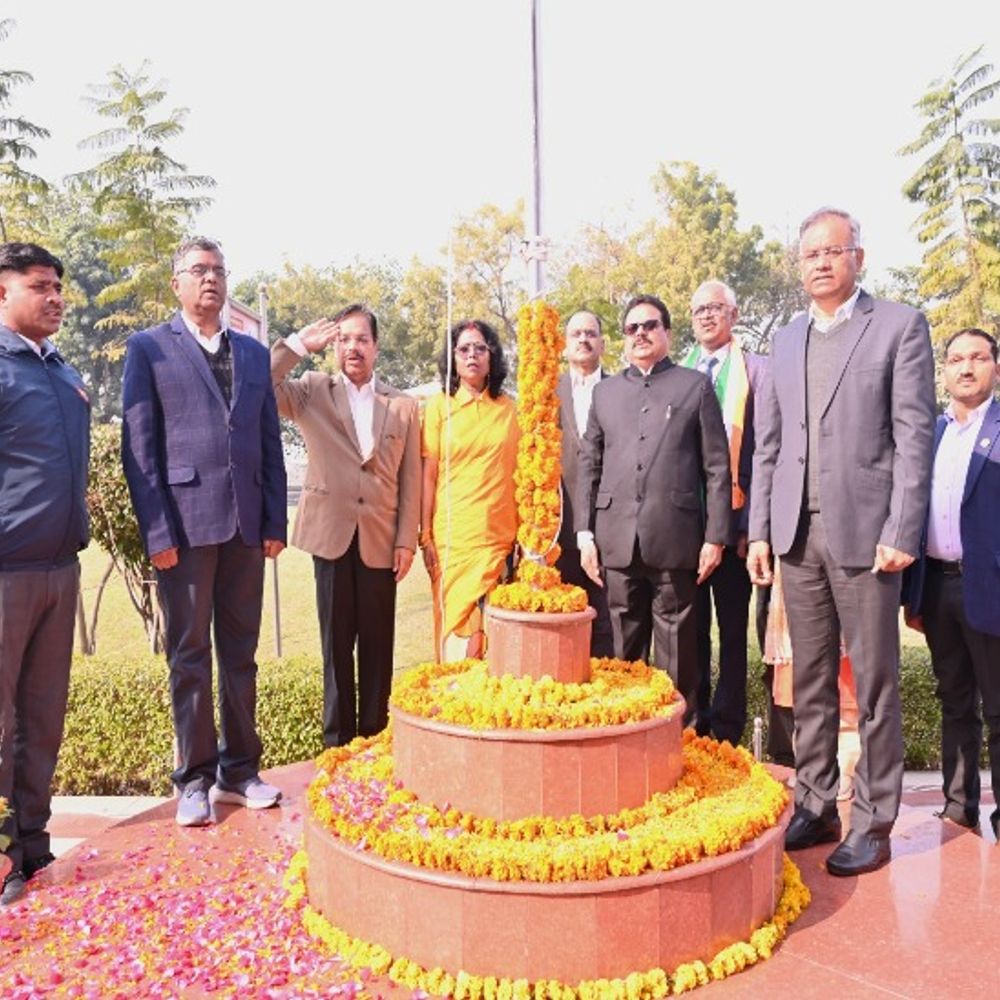 AKTU में 77वें गणतंत्र दिवस की धूम:संविधान के महत्व पर हुई चर्चा, देशभक्ति की कविताओं से गूंजा परिसर