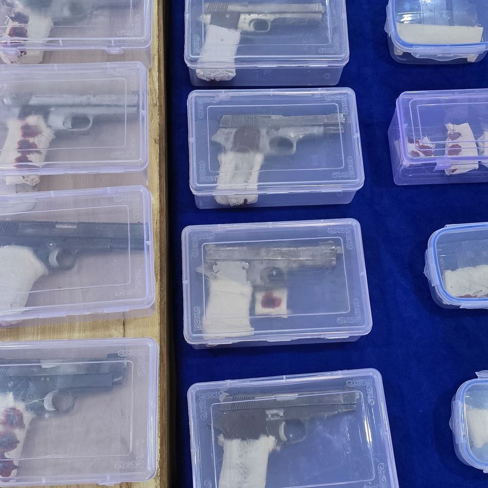 मुरैना में हथियारों का जखीरा पकड़ा, 5 तस्कर गिरफ्तार:12 पिस्टल और 20 कारतूस जब्त; खरगोन से 10 हजार में लाकर 60 हजार में बेचते थे