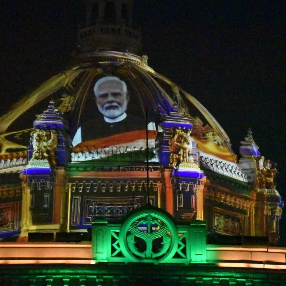 विधान भवन के गुंबद पर सजी यूपी की कहानी:लाइट और साउंड शो से दिखा प्रदेश का इतिहास और संस्कृति