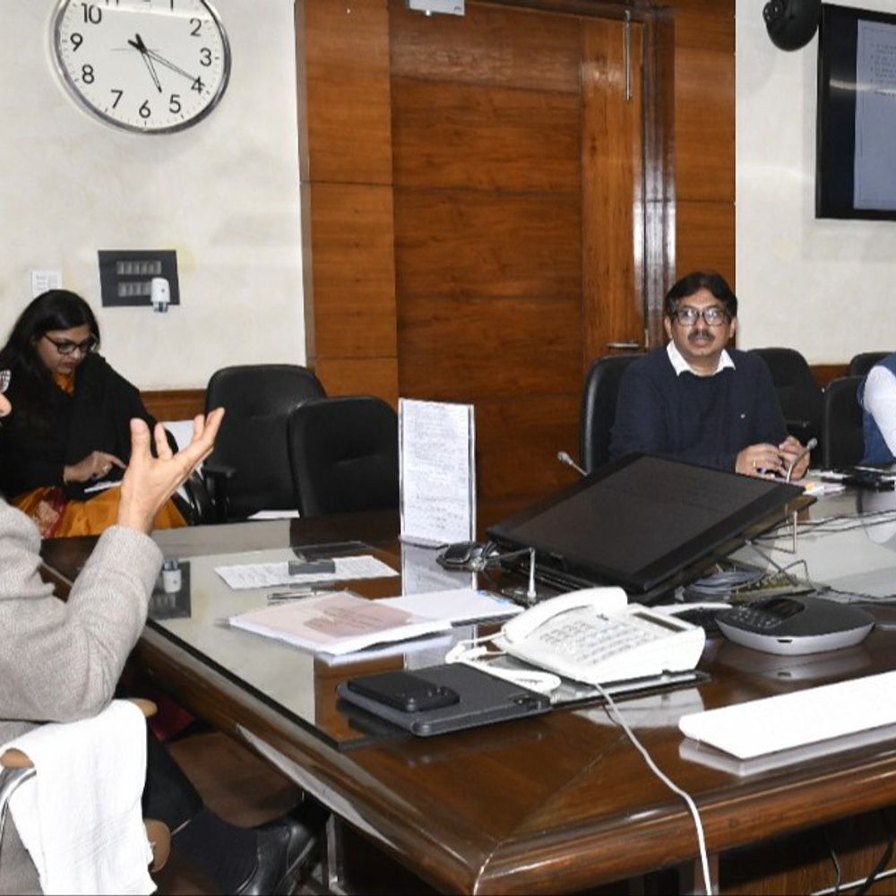 यूपी में 1225 ई बसों को खरीदने की मिली मंजूरी:निधि प्रबंधन समिति की 16वीं बैठक में कई अहम प्रस्तावों पर मुहर