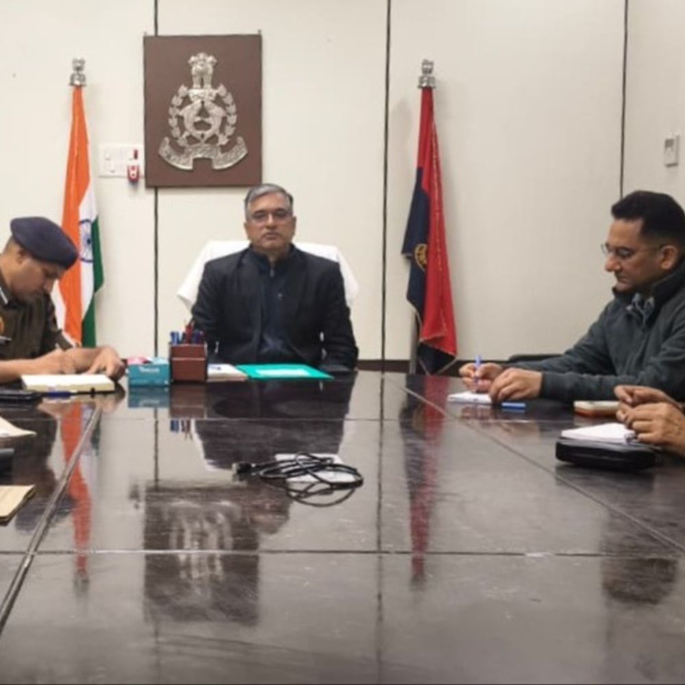 नए साल पर लगे जाम की CP ने की समीक्षा:बैठक में सामने आया न्यू ईयर के दिन लखनऊ की सड़कों पर 5 लाख लोग और 1 लाख वाहन बने कारण