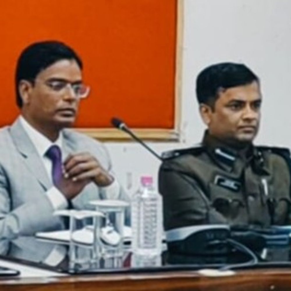 सरस्वती पूजा पर दरभंगा में हाई अलर्ट:746 जगहों पर दंडाधिकारी तैनात, जिला नियंत्रण कक्ष एक्टिव; हेल्पलाइन नंबर जारी