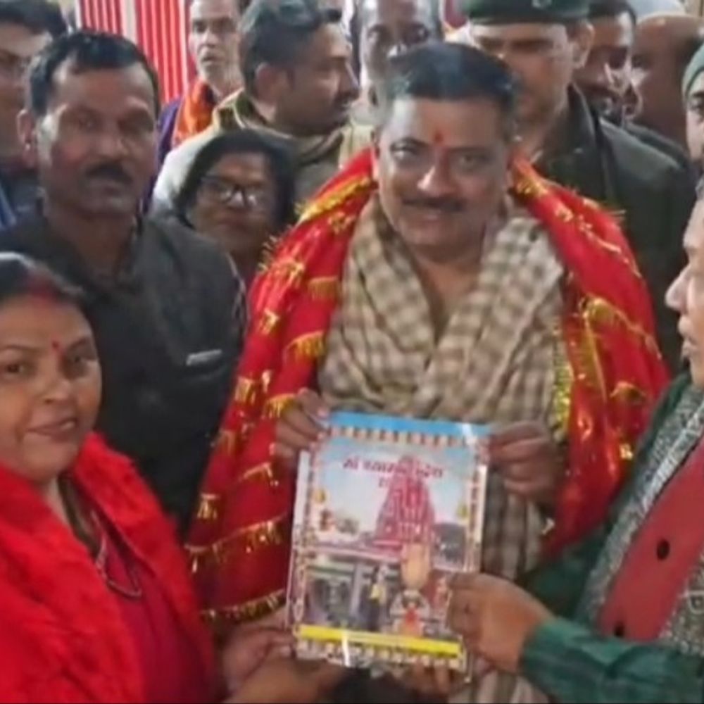 दरभंगा एयरपोर्ट के पास लॉजिस्टिक्स हब बनेगा:जमीन अधिग्रहण की मिली स्वीकृति, संजय झा ने की सीएम यात्रा की तैयारियों की समीक्षा