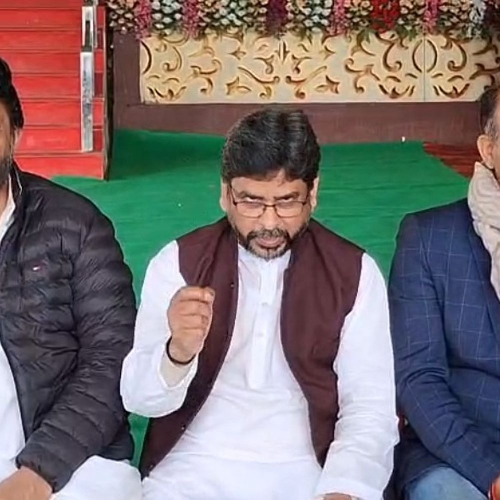 झांसी उपवास पर बैठेंगे कांग्रेसी,गांवों लगाएंगे पंचायत:जिला को-ऑर्डिनेटर बोले-मनरेगा का नाम बदलकर श्रमिकों को पूंजीपतियों का गुलाम बना रही सरकार