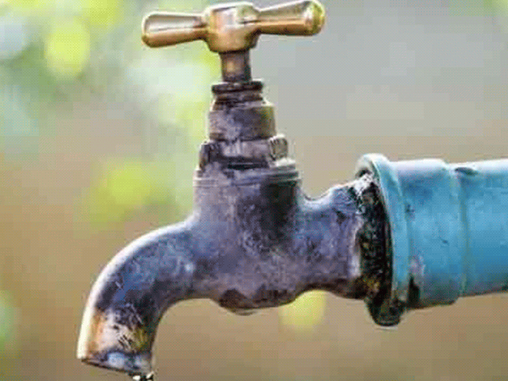 झांसी में पांच दिन नलों से पानी नहीं आएगा:रेल लाइन दोहरीकरण के चलते बिगड़ गई व्यवस्था, जल निगम ने जारी की एडवाइजरी