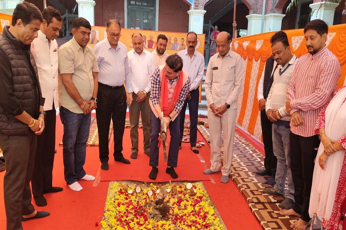 आणंद में खुलेगा सरकारी अंग्रेज़ी माध्यम स्कूल, गरीब बच्चों को मिलेगी राहत