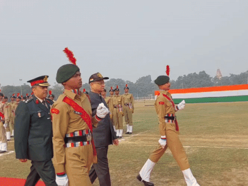 तस्वीरों में देखिए काशी का 77वें गणतंत्र दिवस:पुलिस लाइन में मिशन शक्ति के थीम पर रहा परेड,बाबा का तिरंगा स्वरूप में हुआ श्रृंगार