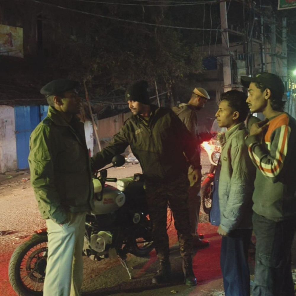 भोजपुर में लूटकांड में शामिल 2 बदमाश गिरफ्तार:भतीजी के साथ जा रही महिला से हुई थी लूटपाट, मोबाइल बरामद; गुप्त सूचना के आधार पर पुलिस ने पकड़ा