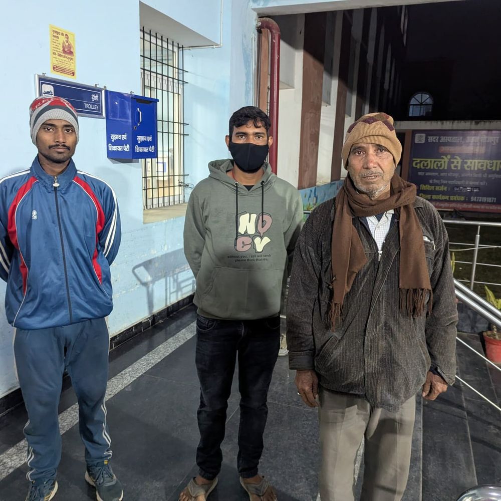 भोजपुर में संदिग्ध हालत में रिटायर्ड इंजीनियर की मौत:घर में अचानक बेड से नीचे गिर गए, अस्पताल पहुंचने से पहले तोड़ा दम