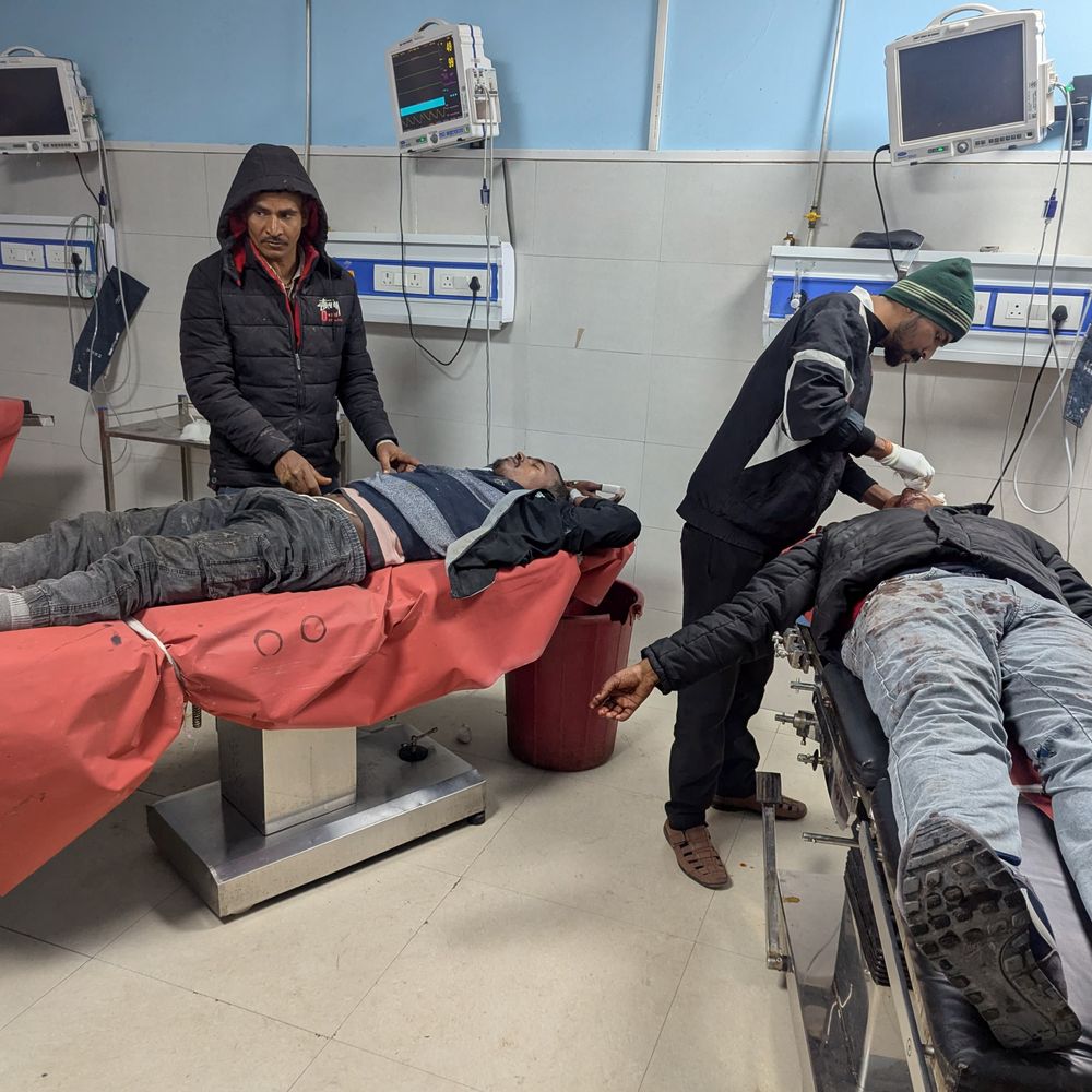 बाइक सवार फौजी ने पैदल राहगीर को मारी टक्कर:हादसे में दोनों गंभीर रूप से हुए घायल, दोस्त के साथ चाय पीने जा रहा था युवक