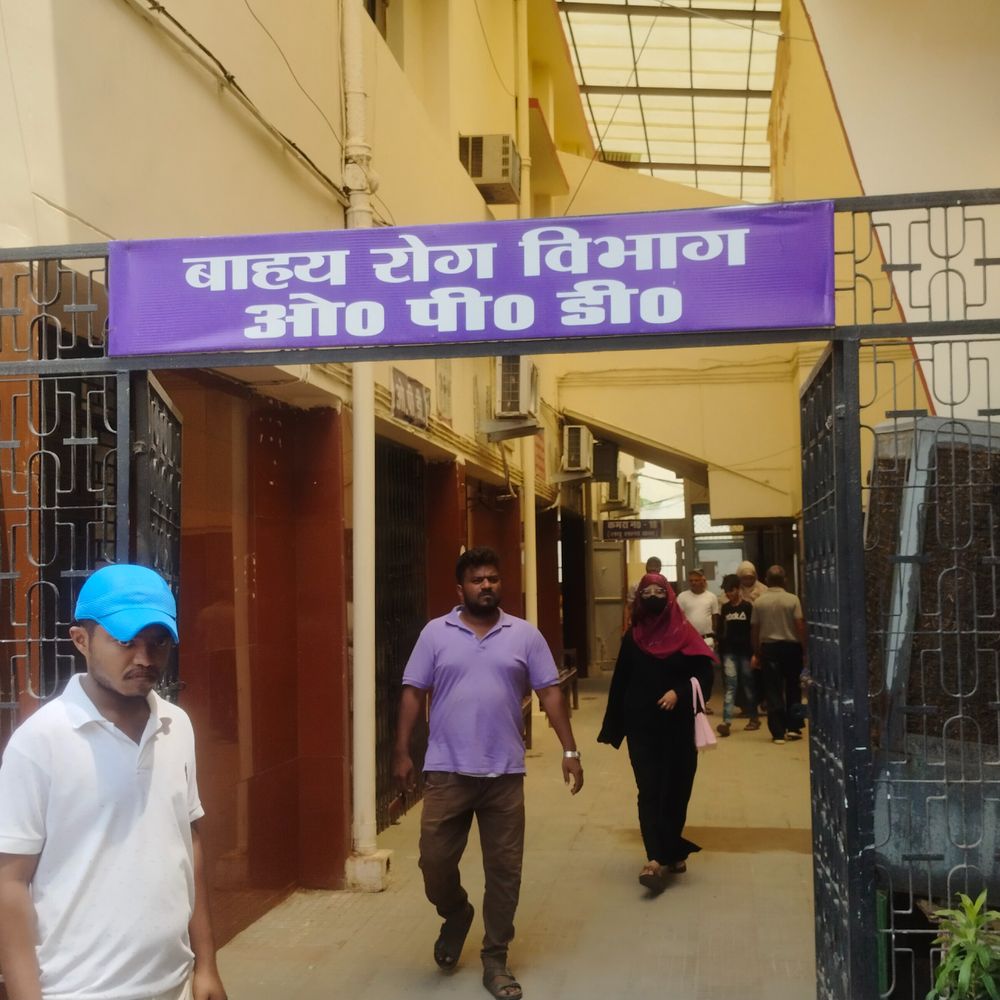 मारपीट करने वाले 2 रेजिडेंट डॉक्टर सस्पेंड:प्रयागराज के SRN अस्पताल में टेक्नीशियन व रेजिडेंट डॉक्टरों के बीच हुई थी मारपीट