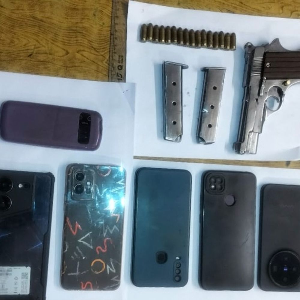 बेगूसराय में महिला सरपंच सहित 4 गिरफ्तार:गाड़ी से मिले हथियार और कारतूस, खगड़िया से आ रही कार को टोल प्लाजा के पास घेरा