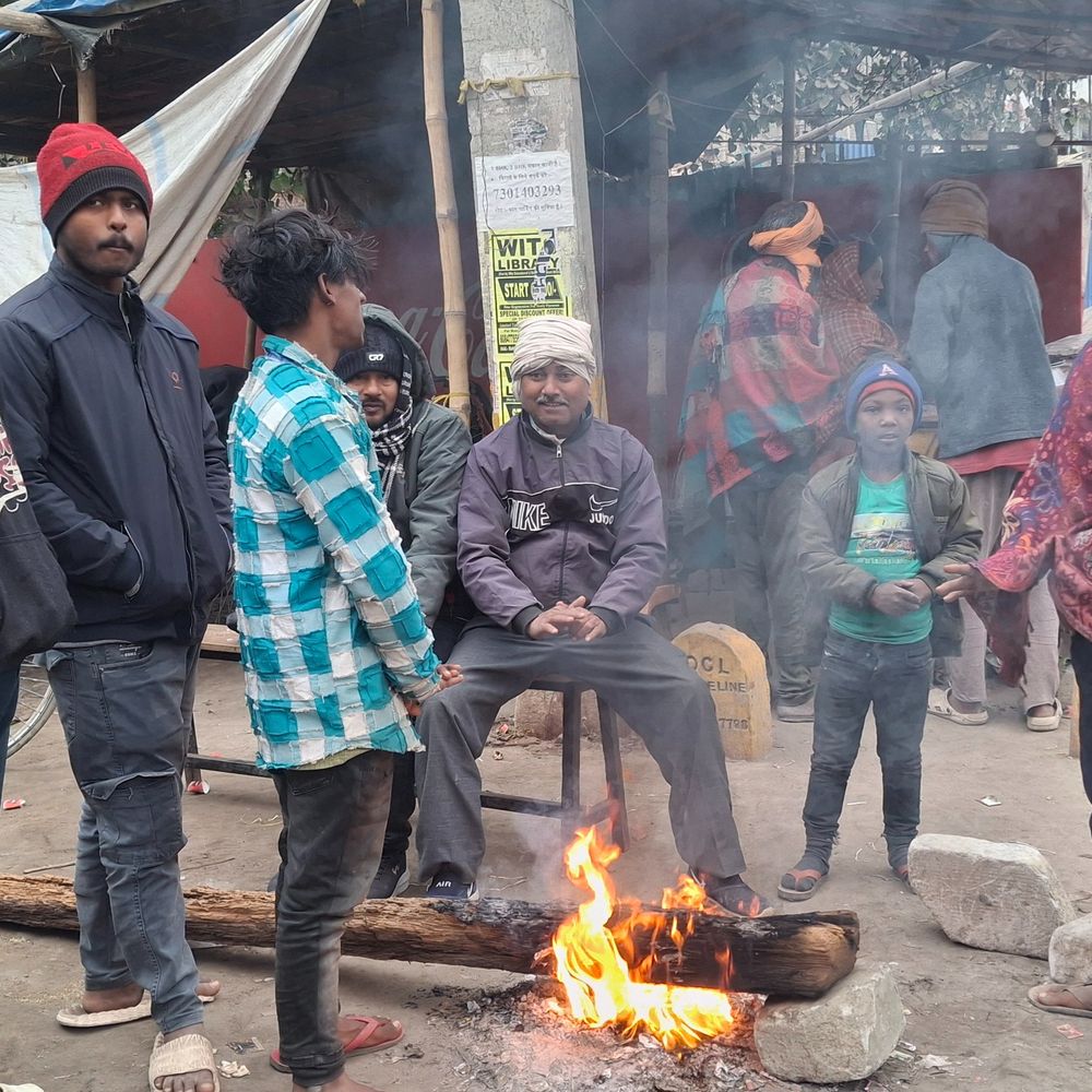 मुजफ्फरपुर में 2 दिन तक ठंड से राहत नहीं:जिले का न्यूनतम तापमान 8 डिग्री सेल्सियस तक पहुंचा, सुबह 50 मीटर रही विजिबिलिटि