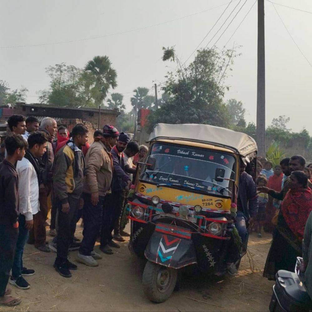 गयाजी के वजीरगंज में ट्रैक्टर से दबकर नाबालिग की मौत:छह अन्य नाबालिग हुए घायल, मोड़ के पास बेकाबू होकर पलटा था तेज रफ्तार ट्रैक्टर