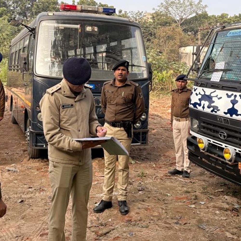 नालंदा में पुलिस गाड़ी की परेड:SP ने दिए सख्त निर्देश, कहा- सभी गाड़ी को रखें दुरुस्त, संकट की स्थिति में सही से हो काम