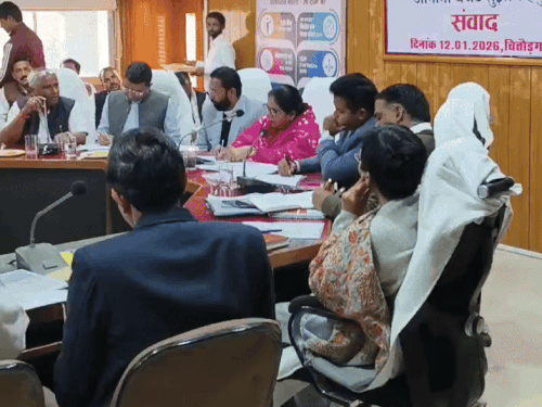 चित्तौड़गढ़ पहुंचीं प्रभारी मंत्री मंजू बाघमार:पिछले बजट के अटके कामों पर हुई चर्चा, रिवर फ्रंट बनाने के लिए मिले सुझाव