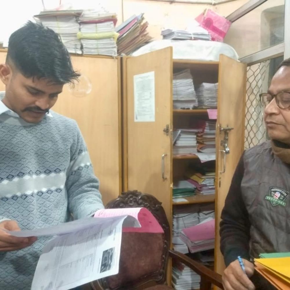 सहारनपुर नगरायुक्त ने हाउस टैक्स पटलों का निरीक्षण किया:स्वकर नोटिसों के निस्तारण में तेजी लाने के निर्देश दिए