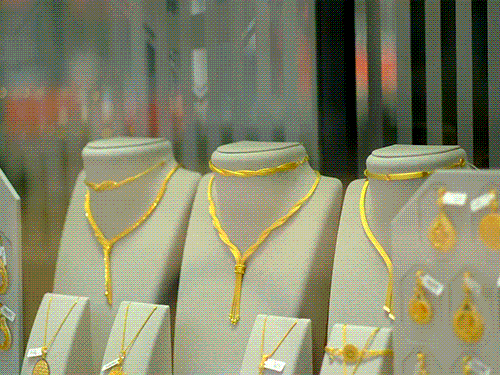 सोना पहली बार ₹1.5 लाख पार, ₹7795 बढ़ा:21 दिन में 22 हजार महंगा हुआ; चांदी 10 हजार बढ़कर ₹3.20 लाख पर पहुंची