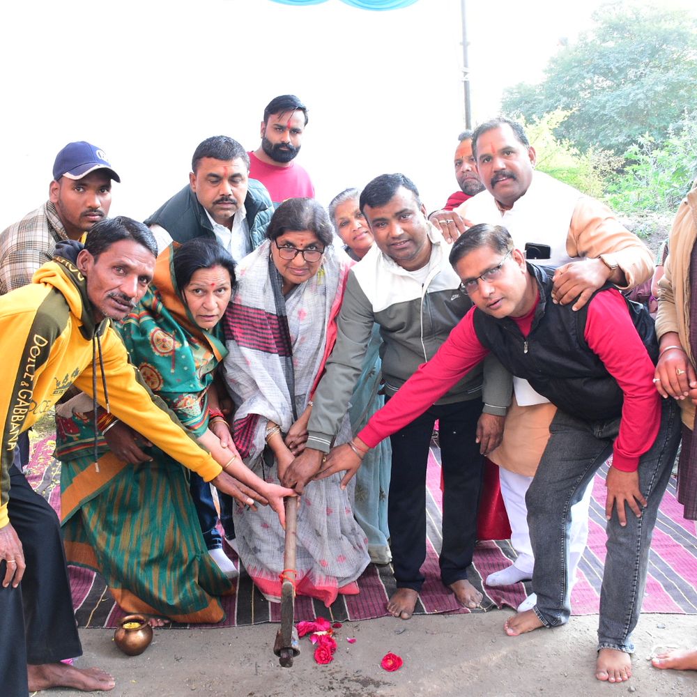 वार्ड क्र. 36 में रोड और नाली निर्माण कार्य का भूमि पूजन