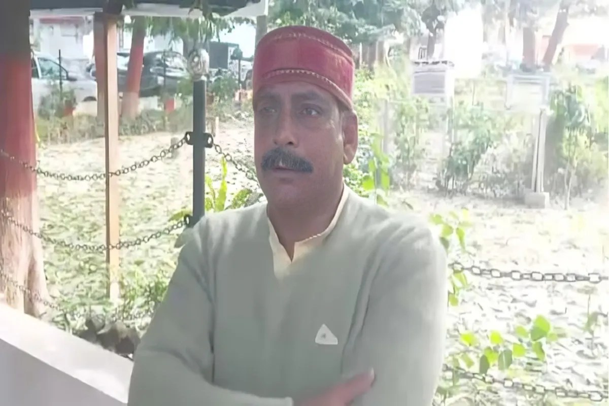 BJP MLA: कलेक्ट्रेट प्रेस वार्ता में कुर्सी न मिलने से नाराज़ भाजपा विधायक योगेश वर्मा बीच कार्यक्रम से बाहर निकले