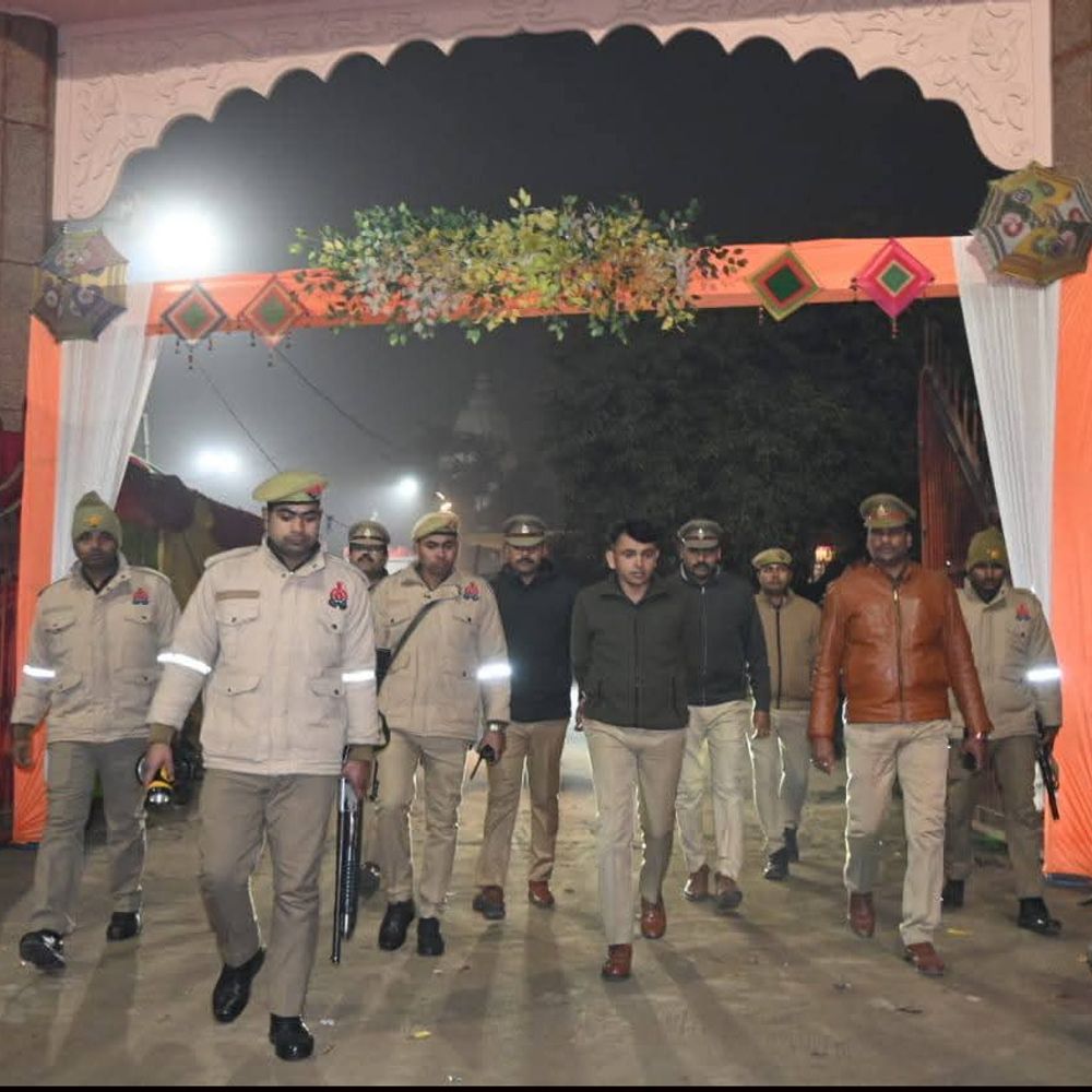 पुलिस अधीक्षक ने गुरु गोरखनाथ मंदिर का किया निरीक्षण:मकर संक्रांति/खिचड़ी मेले पर सुरक्षा व्यवस्था को मजबूत करने के दिए निर्देश