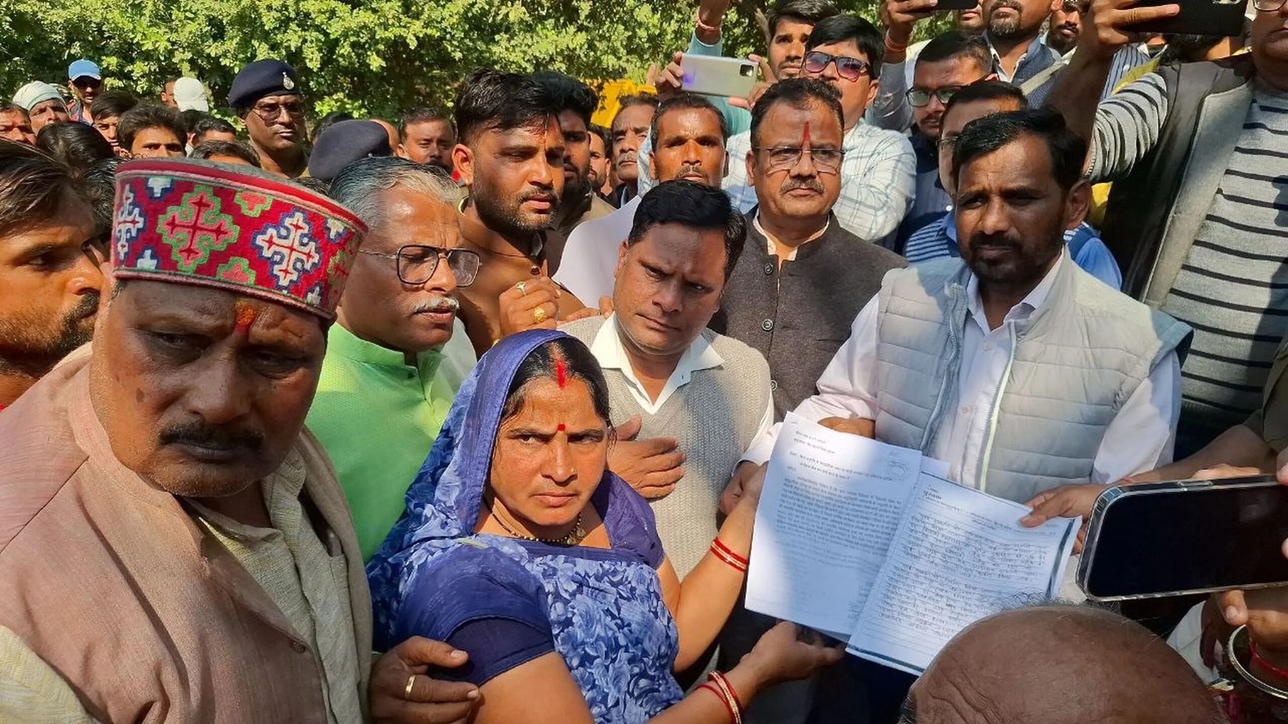 दोपहर में हिंदू समाज का ज्ञापन, शाम में विवादित जमीन पर किसी भी तरह के आयोजन पर रोक