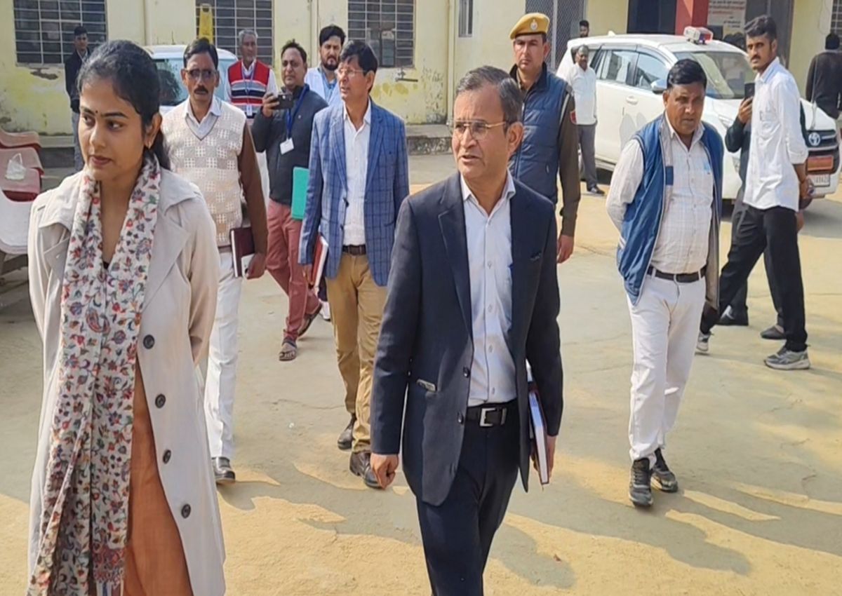 कलक्टर ने सीएमएचओ से पूछा…नौ महीने पहले कार्य के लिए टेंडर दिया था, फिर भी निर्माण क्यों शुरू नहीं हुआ