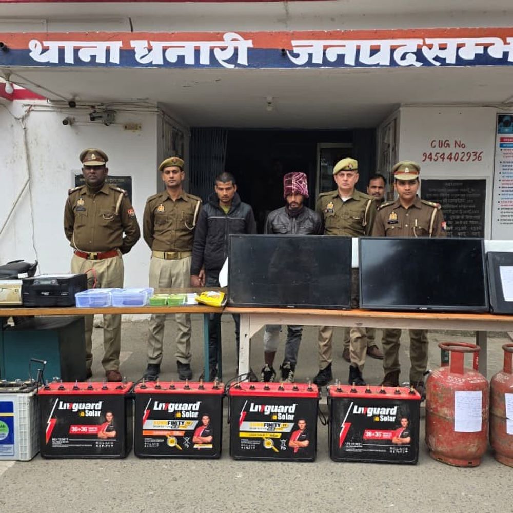 संभल पुलिस की चोरों से मुठभेड़, दो को जेल:एक फरार, चोरी का सामान, तमंचा-कारतूस बरामद
