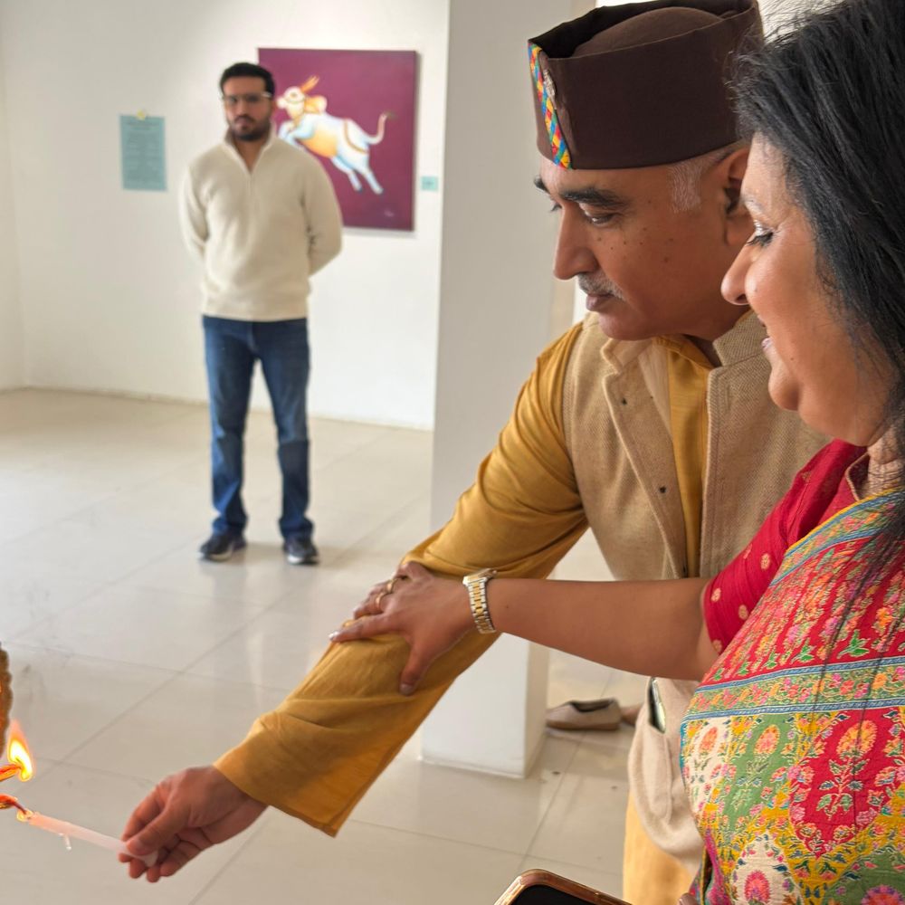 लखनऊ में’अनुभूति’ एग्जिबिशन शुरू:शिखा पांडे की कलाकृतियां की प्रदर्शनी ; कला स्रोत गैलरी में तीन दिवसीय सोलो आर्ट शो