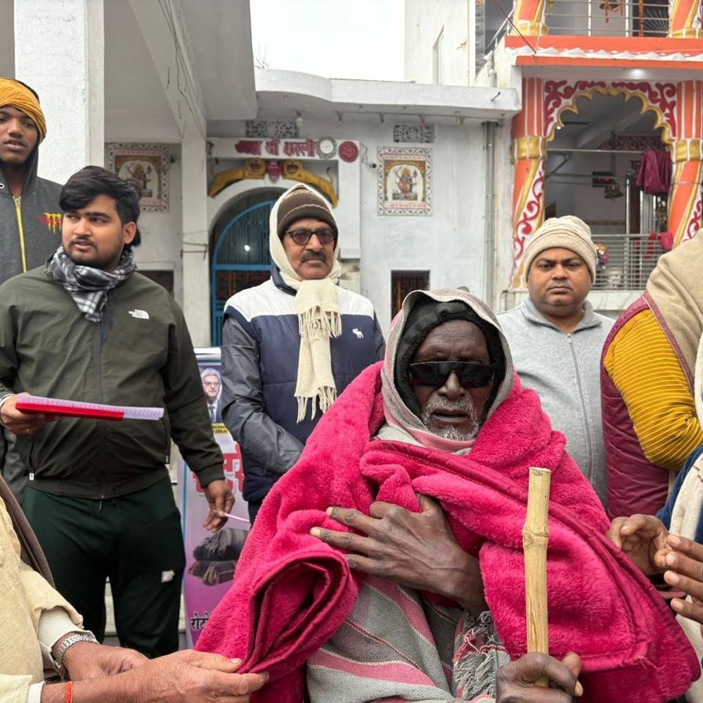 रोटरी क्लब ने महादलित टोला में बांटे कंबल:शेखपुरा में 60 जरूरतमंदों को मिली राहत, रोटेरियन मानव सेवा के कार्यों में निरंतर सक्रिय