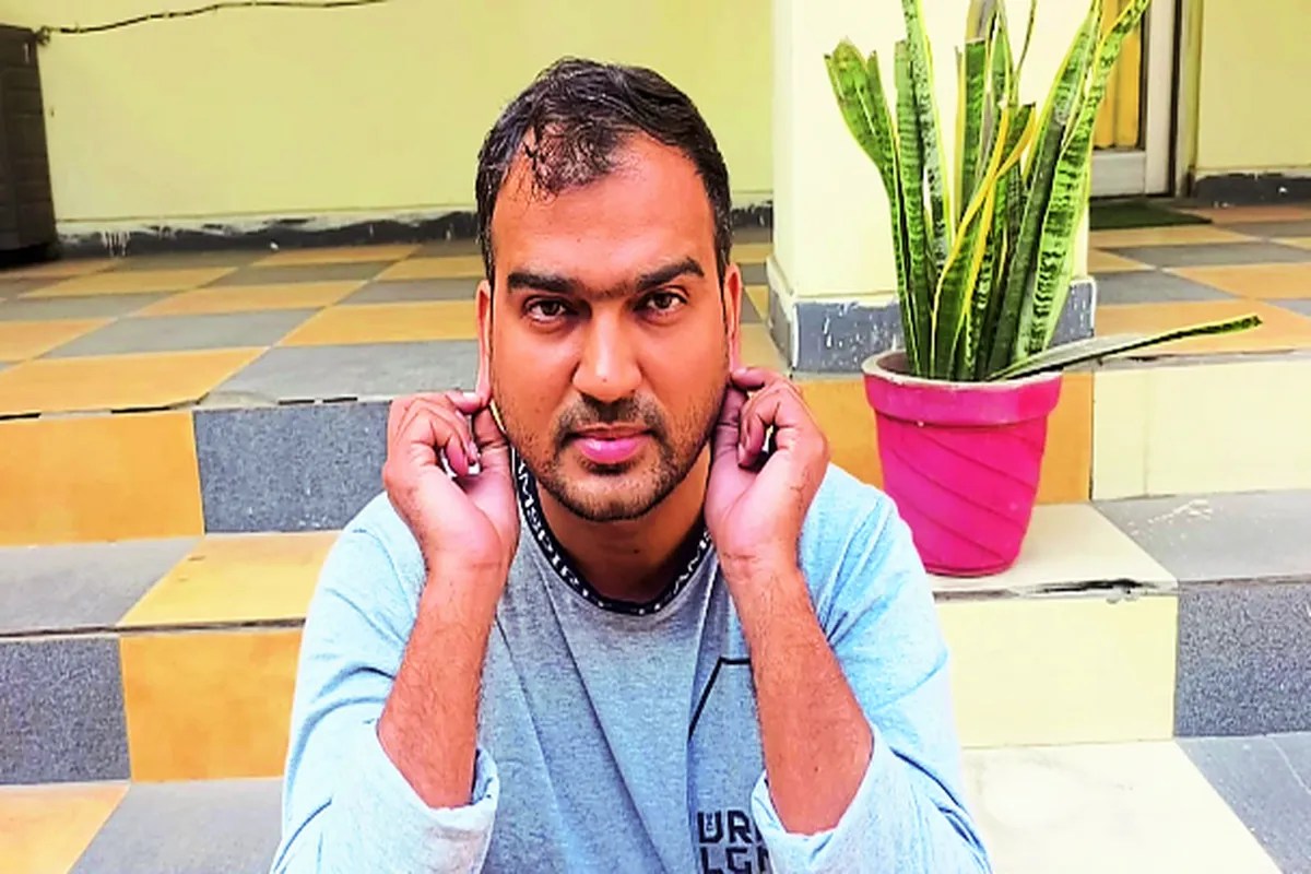 फर्जी आइपीएस अधिकारी बन थाने पहुंचा युवक, पुलिस ने किया गिरफ्तार… पढ़े रोचक खबर