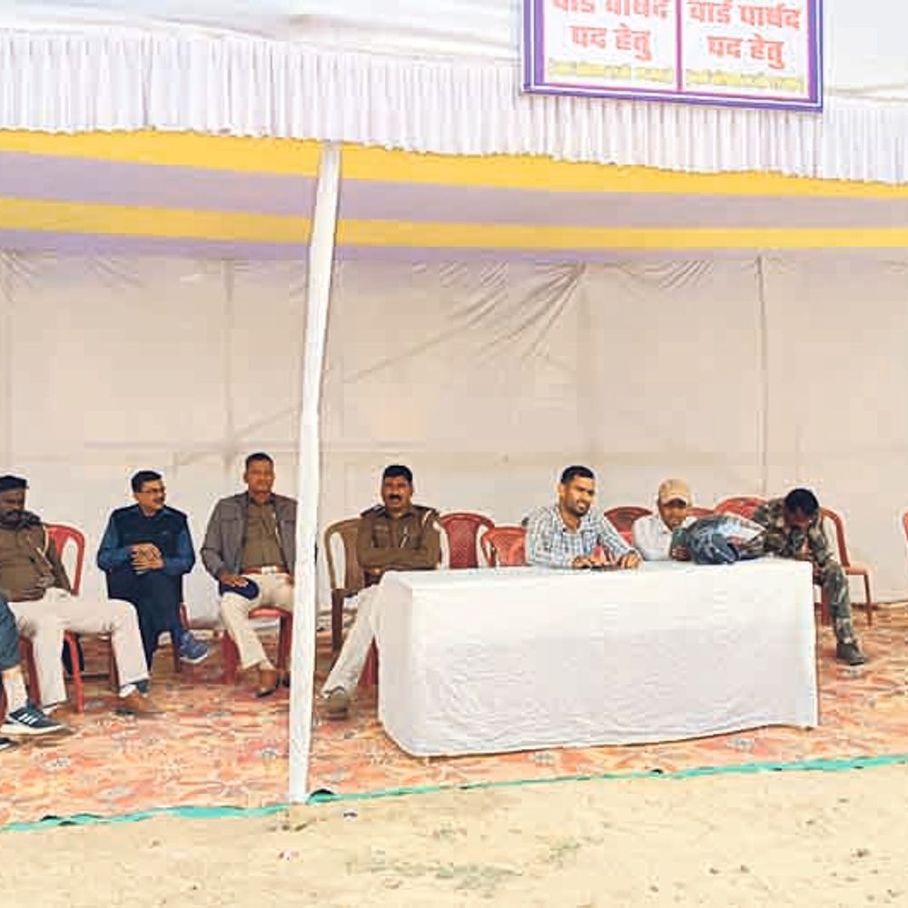 चाईबासा में अध्यक्ष के एक व पार्षद के लिए 12 ने खरीदा पर्चा