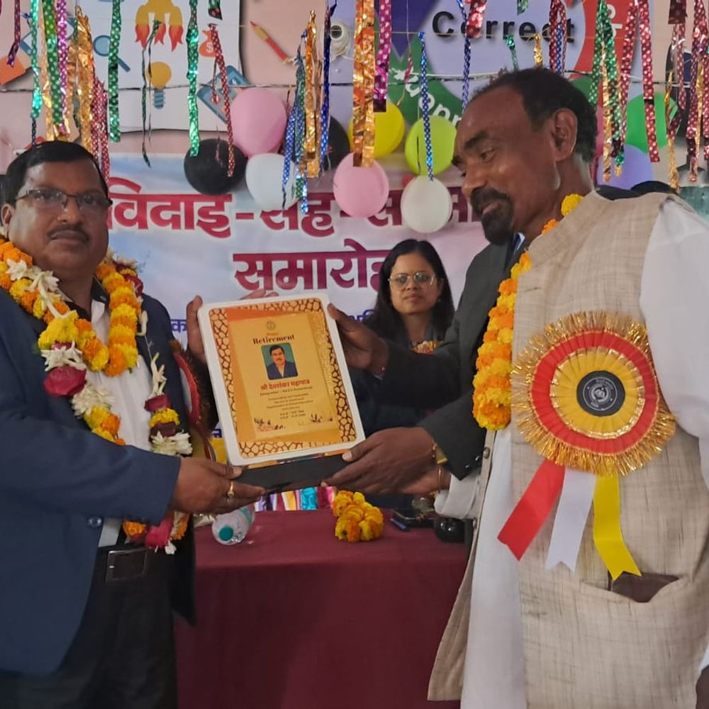 बीईईओ महापात्र हुए सेवानिवृत्त शिक्षकों ने दी भावभीनी विदाई