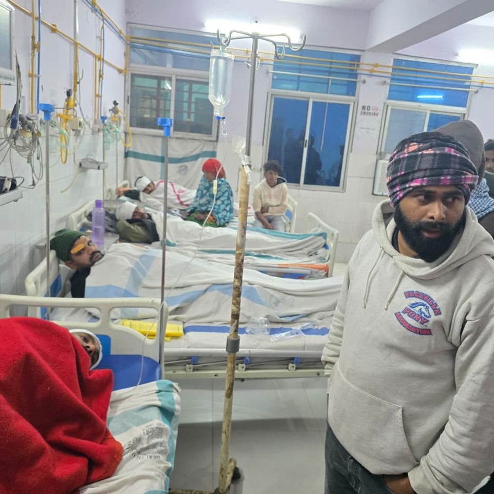 शेखपुरा में मामूली विवाद पर दो पक्षों में झड़प:खूब चले लाठी-डंडों, मारपीट8 लोग घायल; पुलिस ने सदर अस्पताल में कराया भर्ती