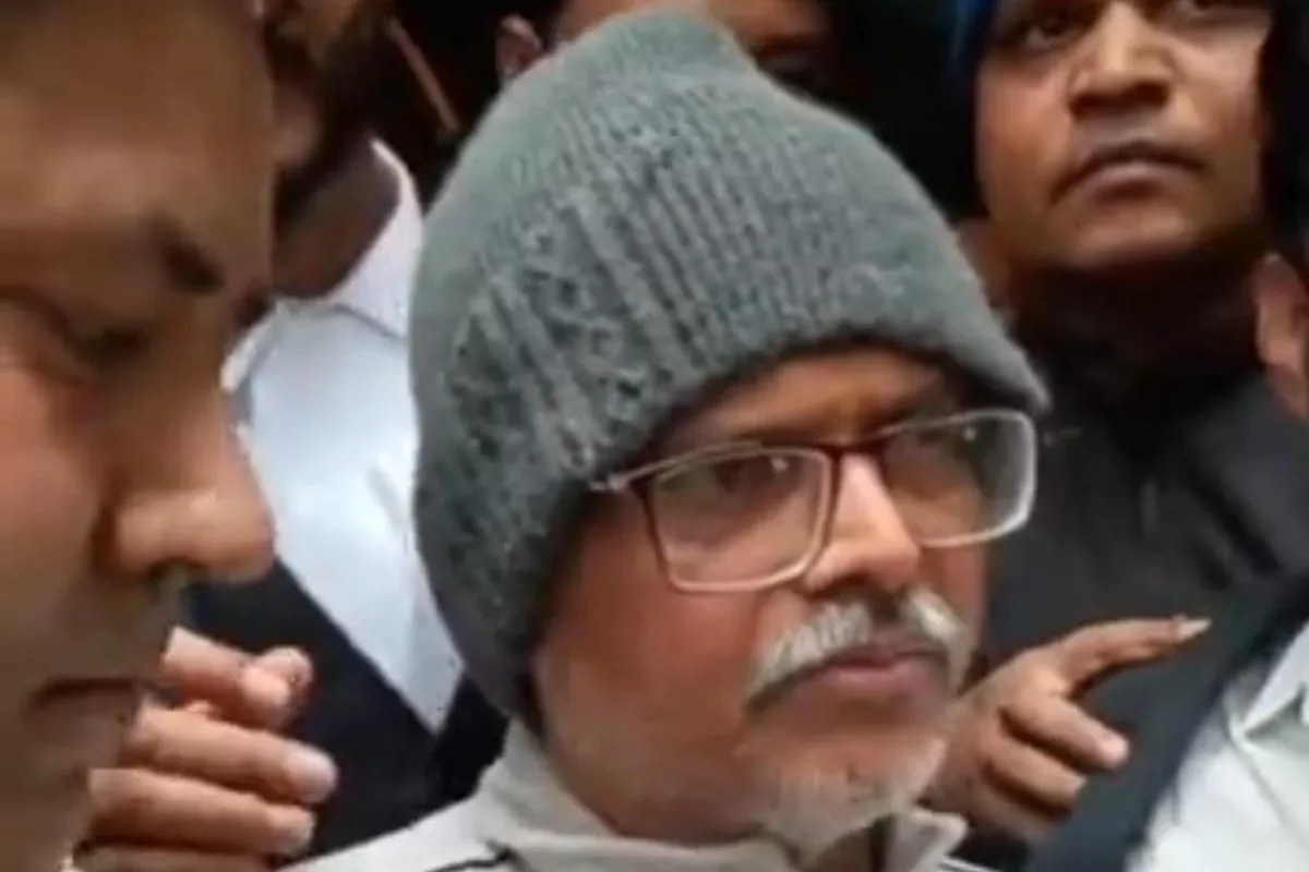 पूर्व IPS अमिताभ ठाकुर की जमानत याचिका खारिज, कोर्ट में मची रही हलचल…भेजे गए जिला कारगार