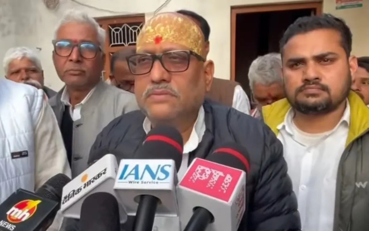 “राहुल गांधी का भाग्य अब ‘चकाचक’, 2027 में बदलेगी बुलडोजर की दिशा”