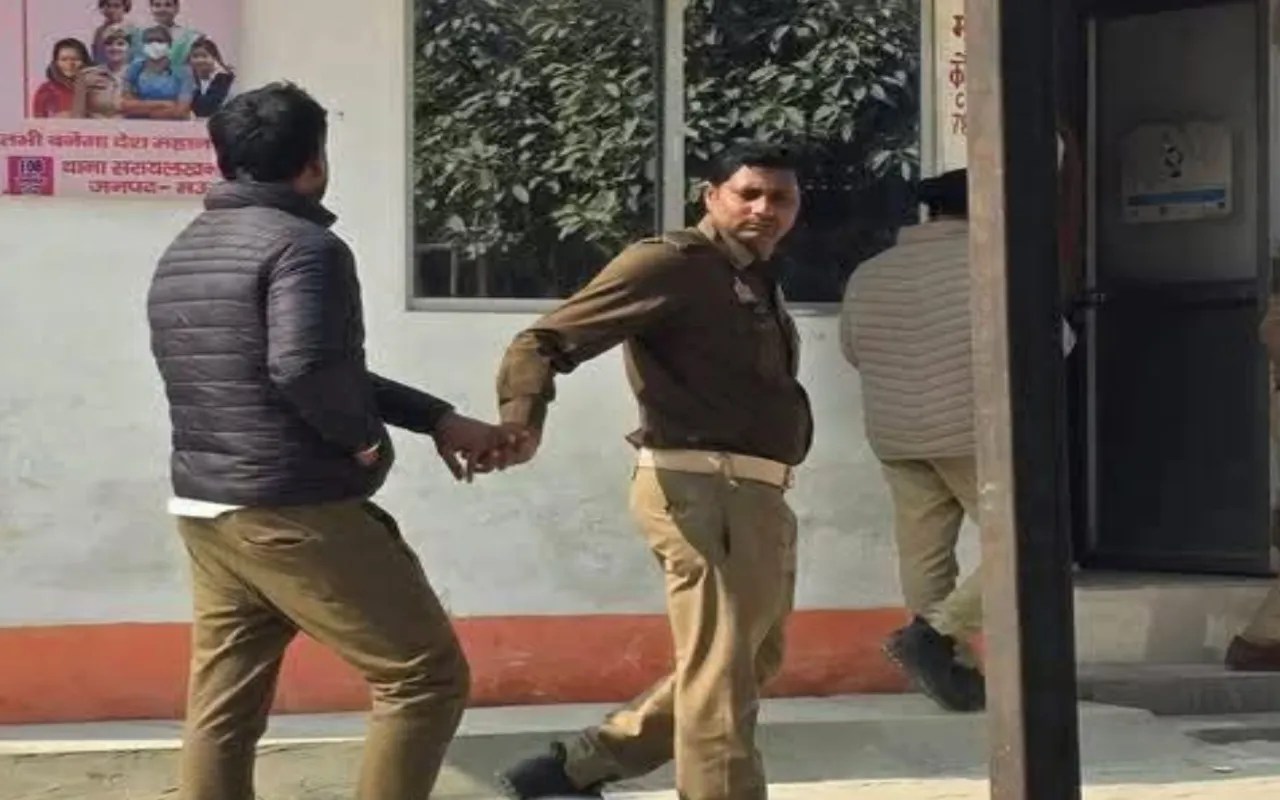 Mau News: शादी का झांसा देकर महिला का किया शोषण, अब जेल पहुंच गए इंजीनियर साहब